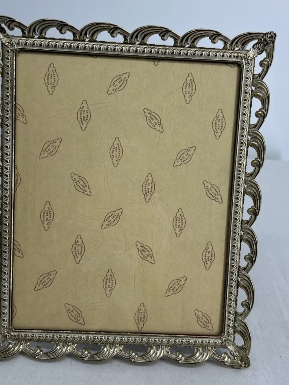Picture Frame Metal Scalloped Edge 8 x 10